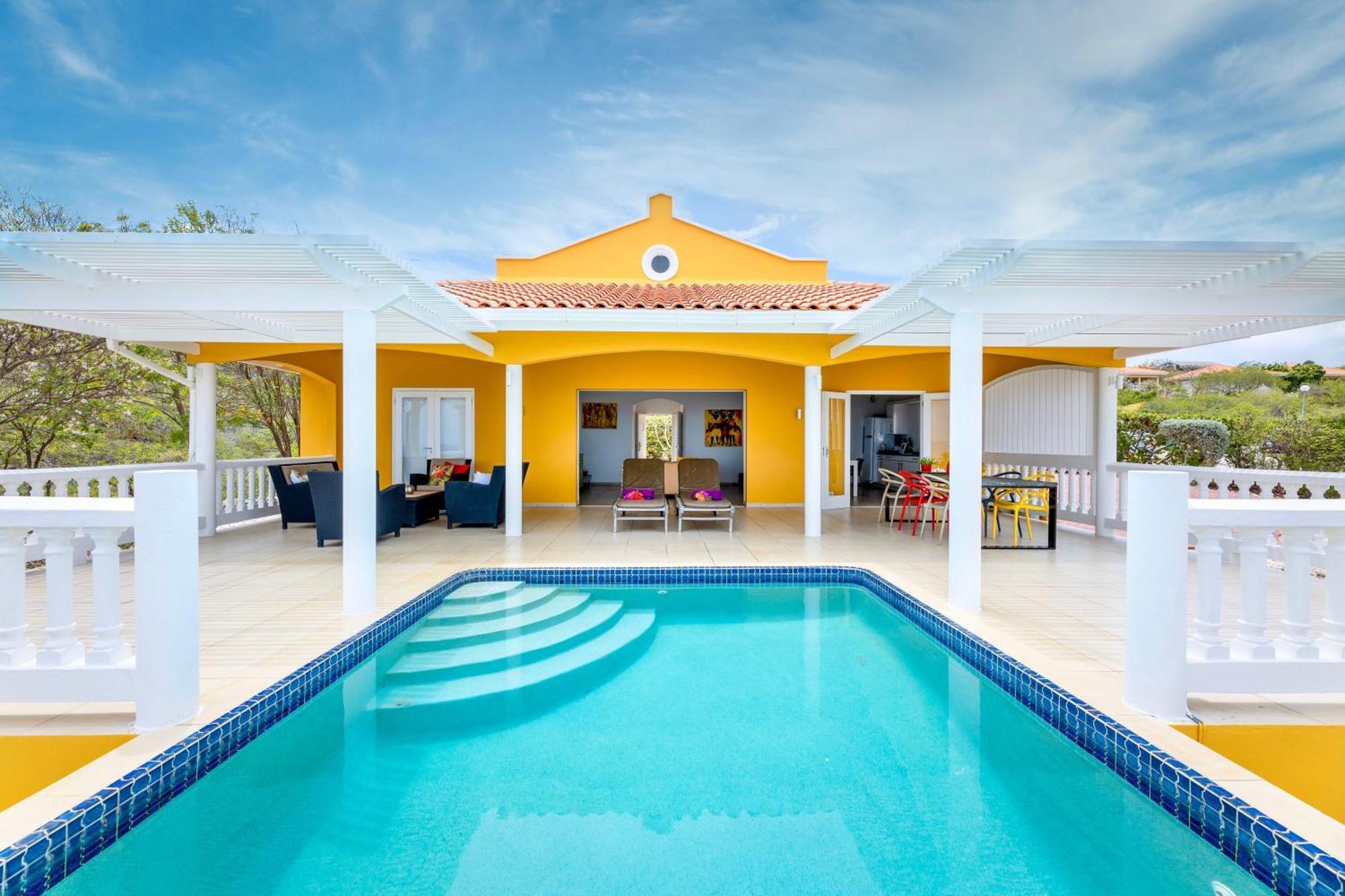 Coral Estate Rentals Willibrordus Exterior photo