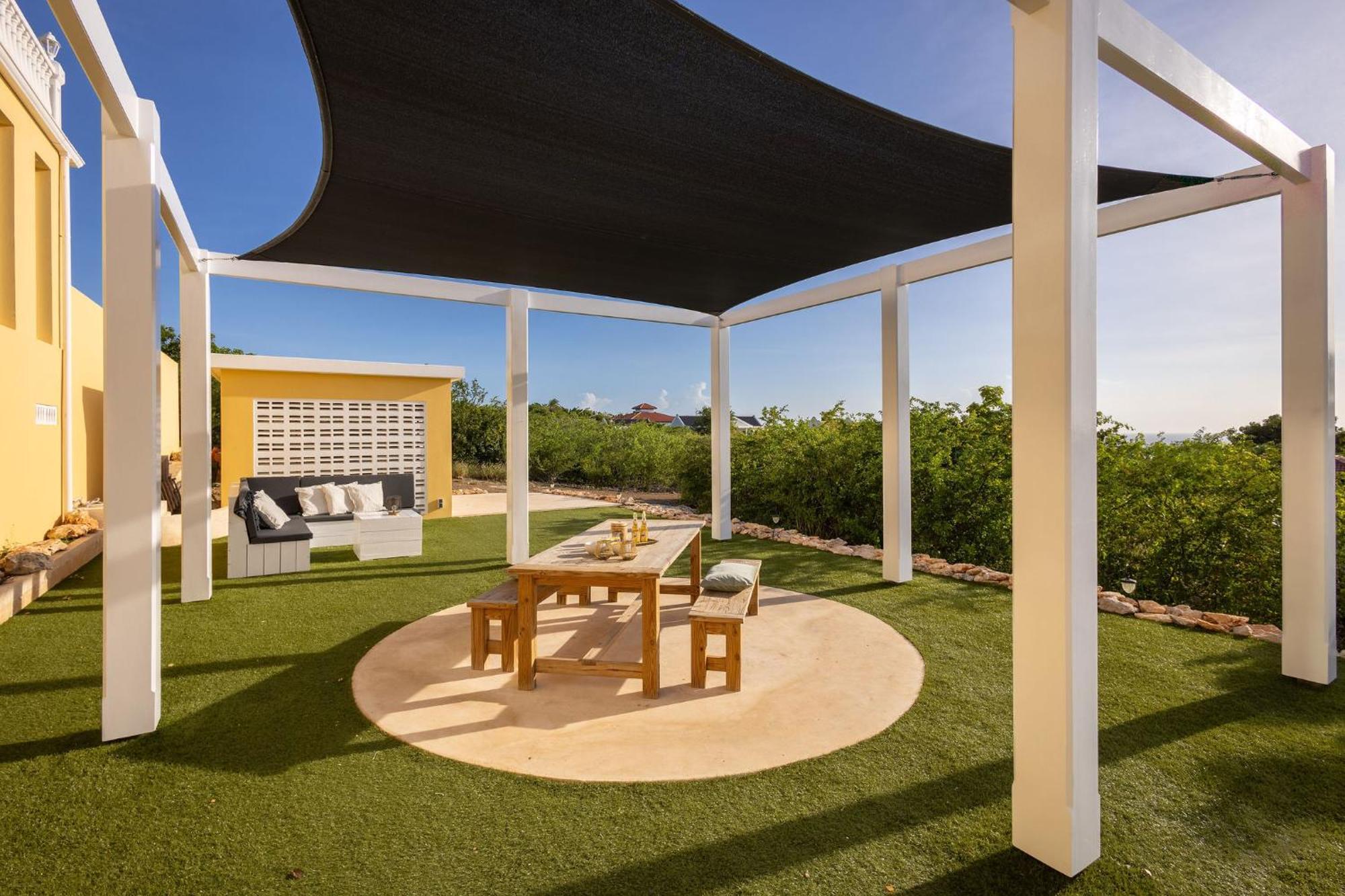 Coral Estate Rentals Willibrordus Exterior photo