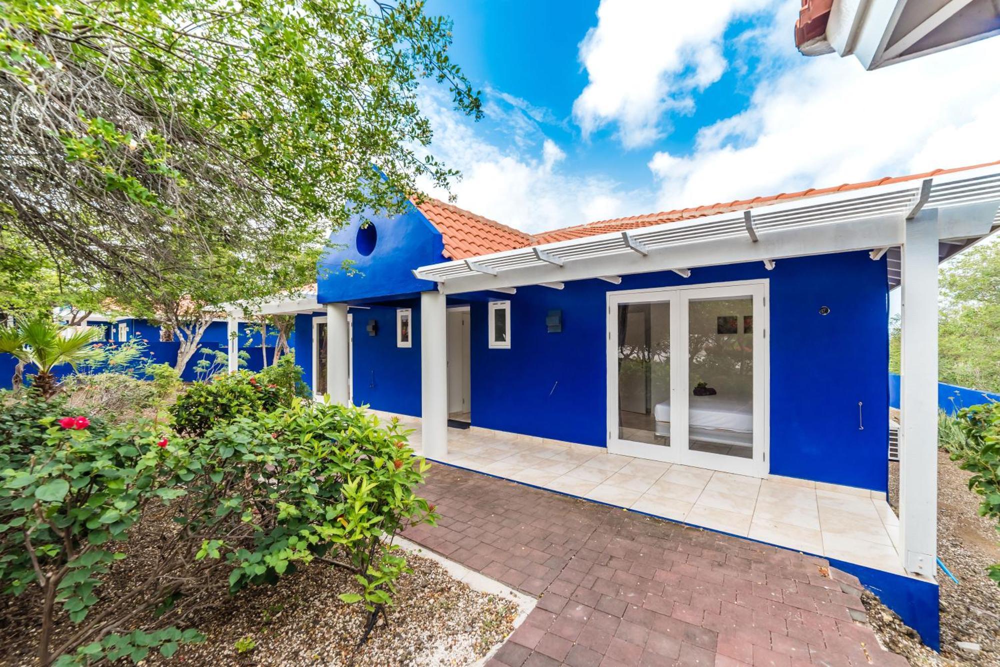 Coral Estate Rentals Willibrordus Exterior photo