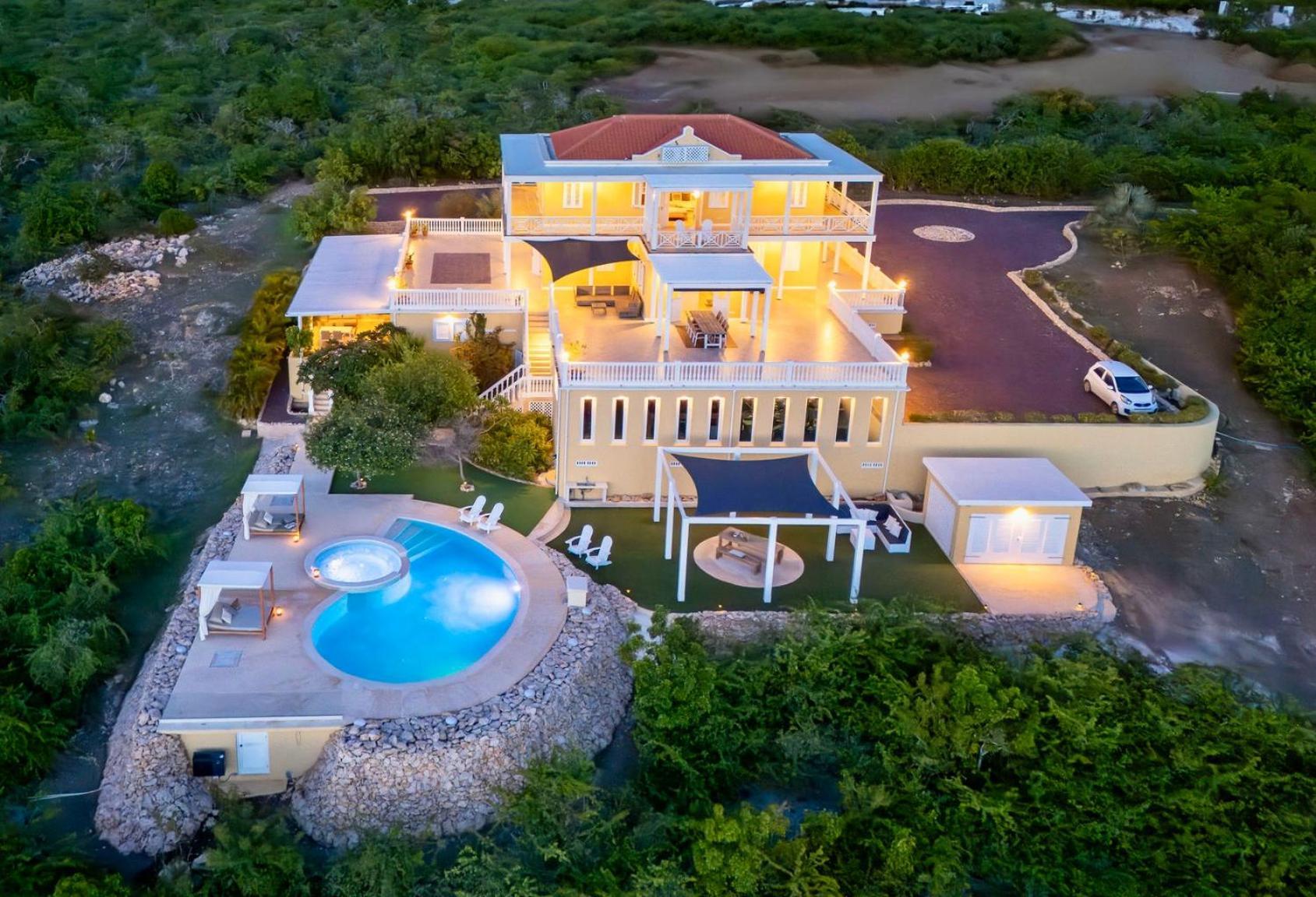 Coral Estate Rentals Willibrordus Exterior photo
