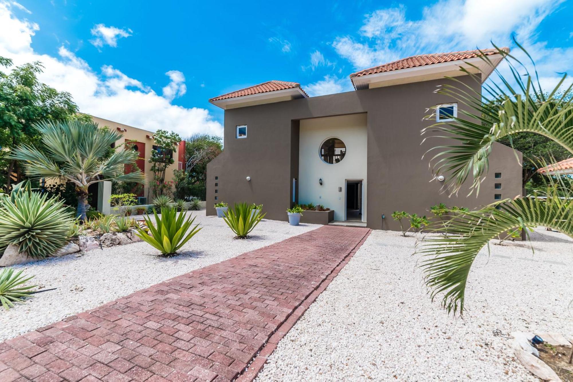 Coral Estate Rentals Willibrordus Exterior photo