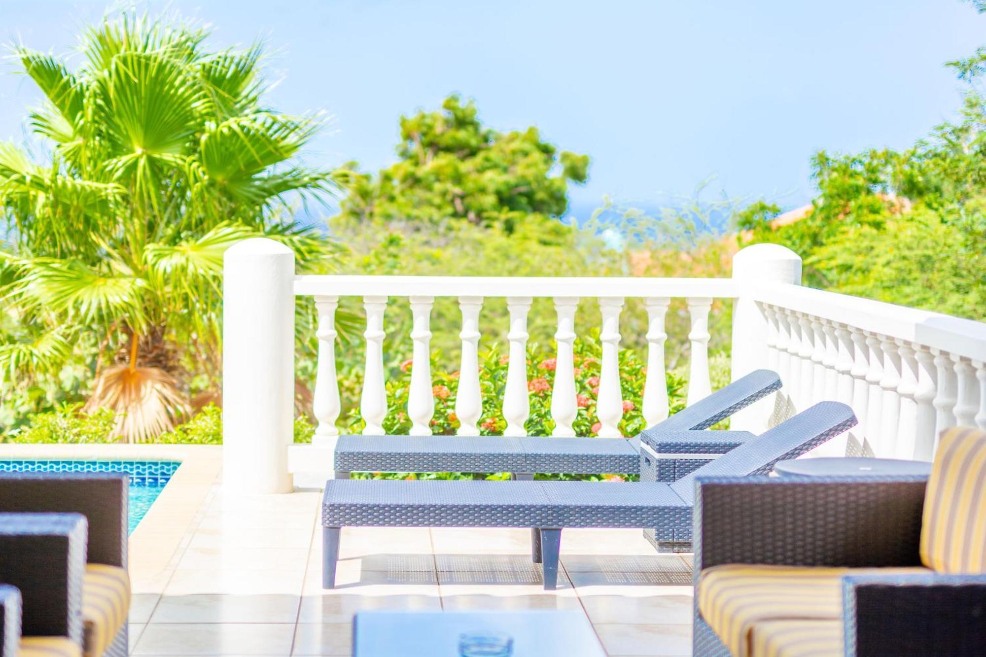 Coral Estate Rentals Willibrordus Exterior photo