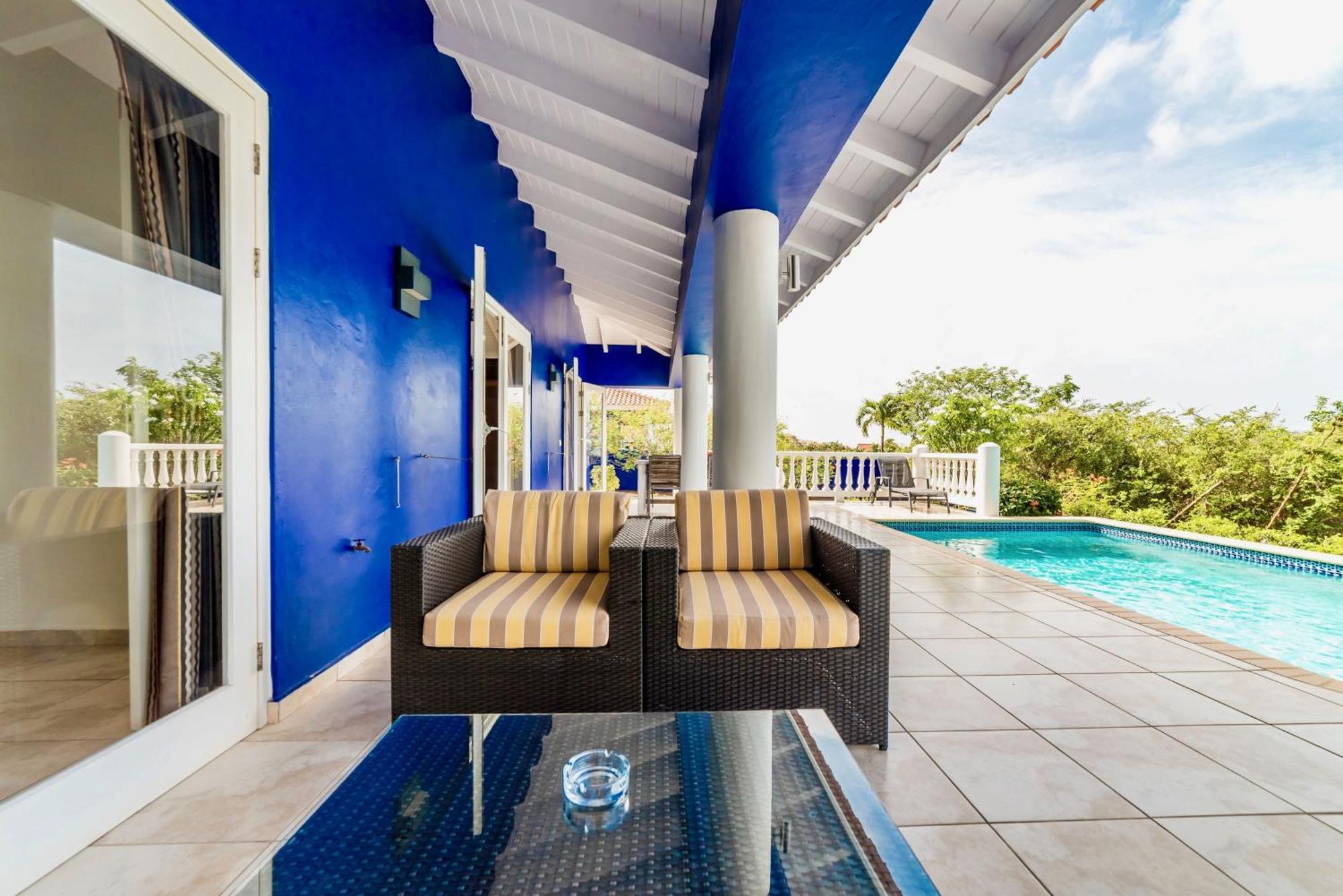 Coral Estate Rentals Willibrordus Exterior photo