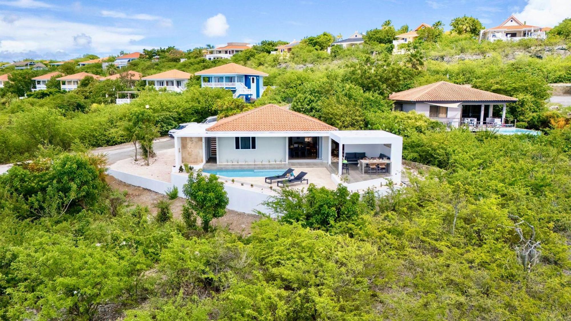 Coral Estate Rentals Willibrordus Exterior photo