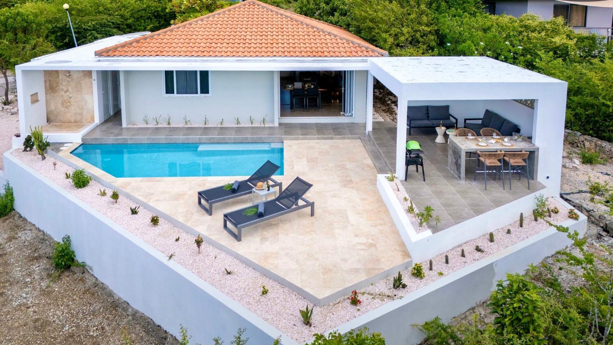 Coral Estate Rentals Willibrordus Exterior photo