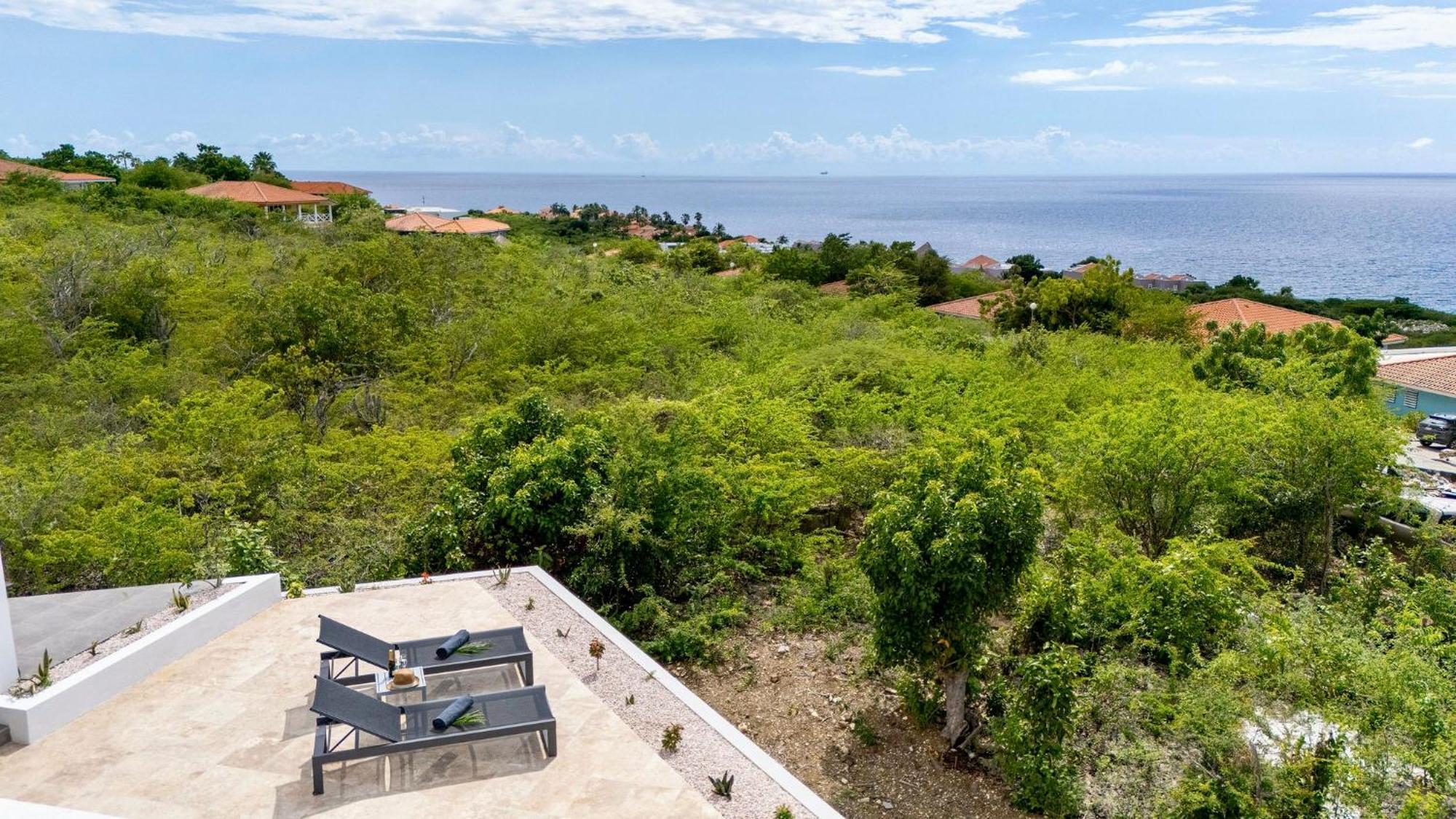 Coral Estate Rentals Willibrordus Exterior photo